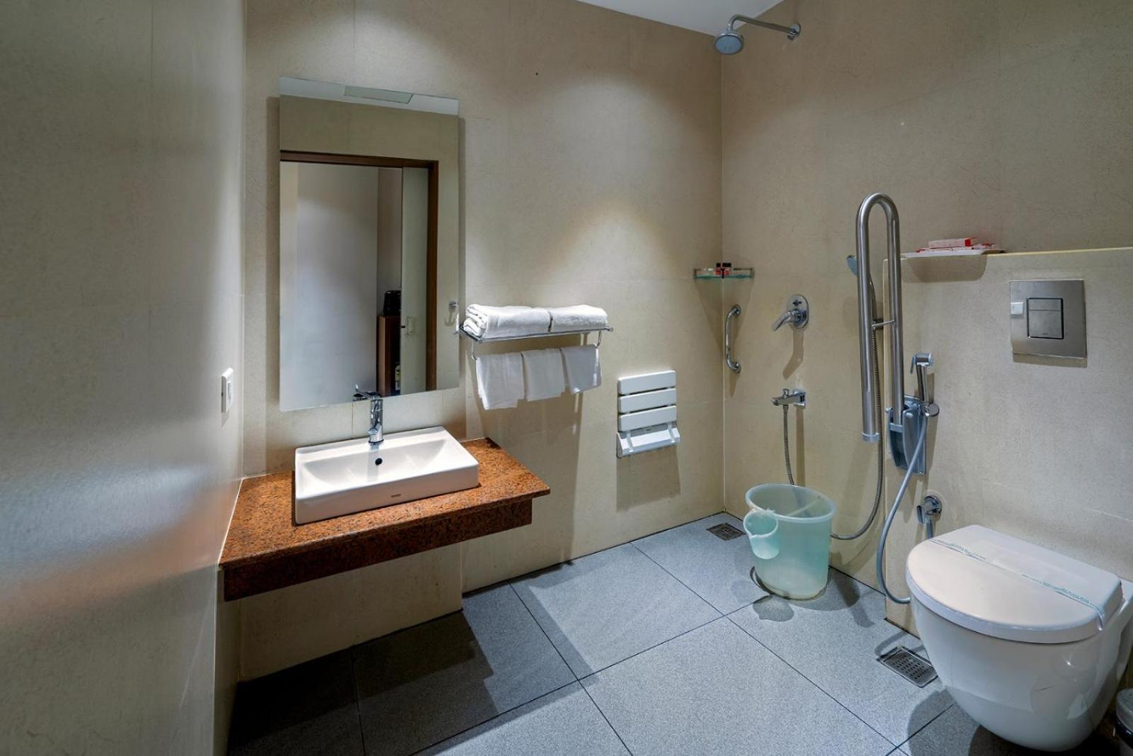 Hotel Malika Residency Ettumanoor Luaran gambar